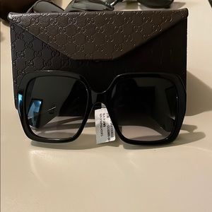Gucci- Black Sunglasses
